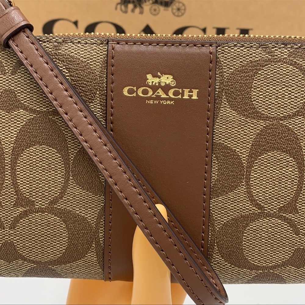 COACH Corner Zip Wristlet In Signature Canvas - Picture 6 of 16